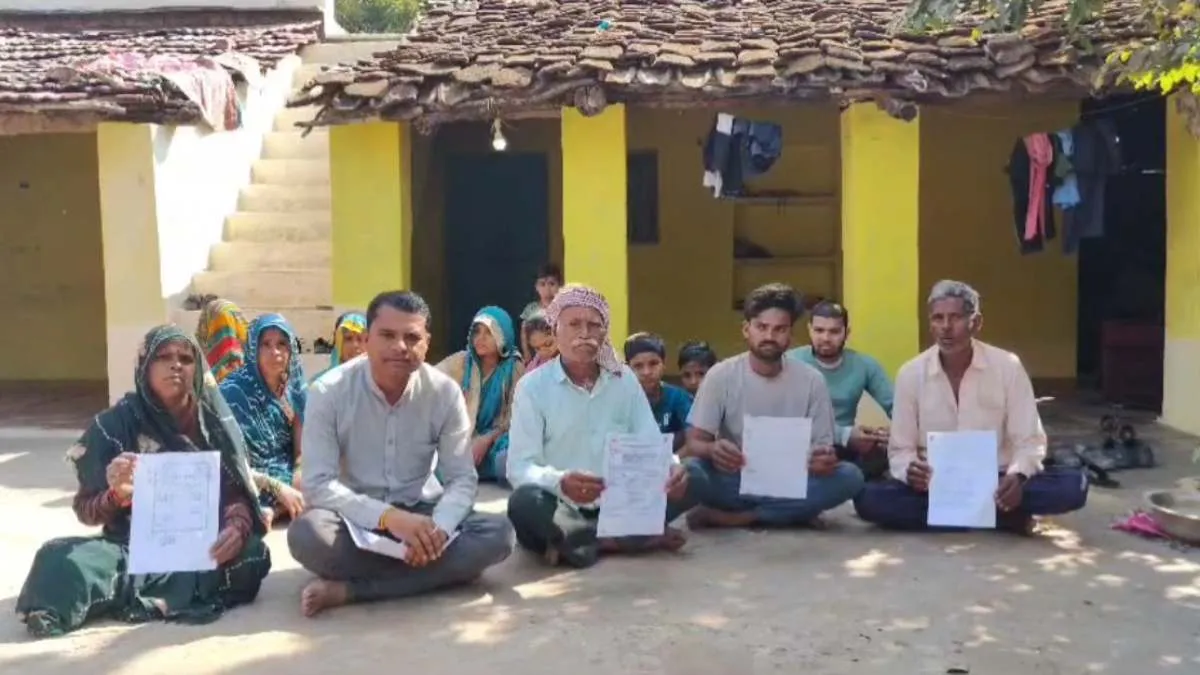 बिना किसी की सहमति के ही बदल डाला गांव का नाम :  सरपंच, सचिव और पटवारी की कलेक्टर से  शिकायत  