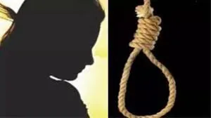 किशोरी ने प्रेमी की बेवफाई से आहत होकर  कर ल कर ली आत्महत्या, सुसाइड नोट, कॉल रिकॉर्डिंग और वॉट्सऐप चैट जैसे छोड़े बड़े सबूत 