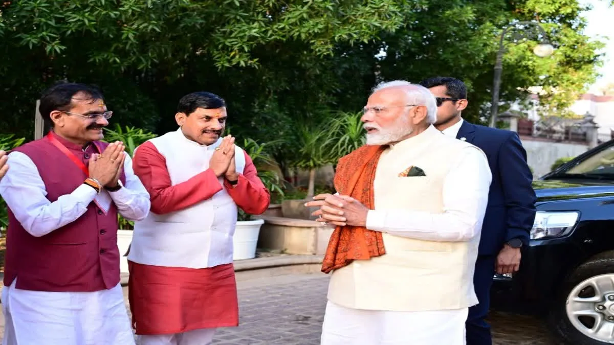 पीएम मोदी ने भोपाल में ली सांसद-मंत्रियों की क्लास, विधायक से पूछ लिया ये सवाल