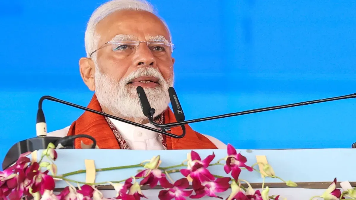 असम दौरे पर गए PM मोदी बोले- चाय की खुशबू और गुणवत्ता को चायवाले से बेहतर कौन समझ सकता है?