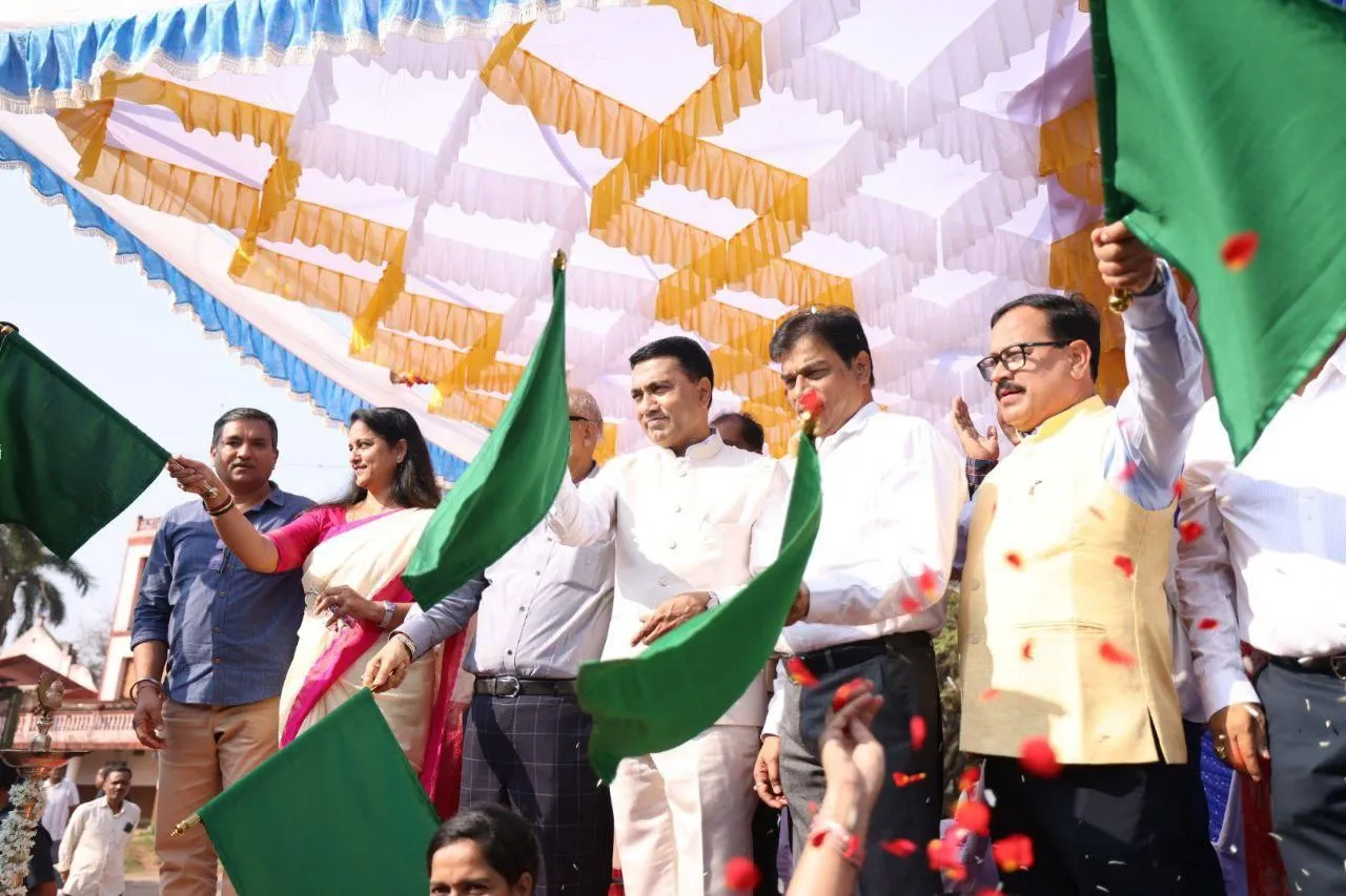 महाकुम्भ की भव्यता देख योगी के कायल हुए गोवा के सीएम, विशेष ट्रेन को दिखाई हरी झंडी 