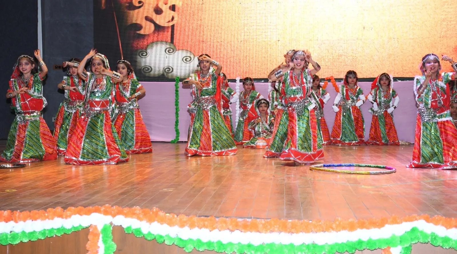 धूमधाम से मना स्कूल का वार्षिकोत्सव, रंगारंग प्रस्तुति से बच्चों ने लोगों का मन मोहा
