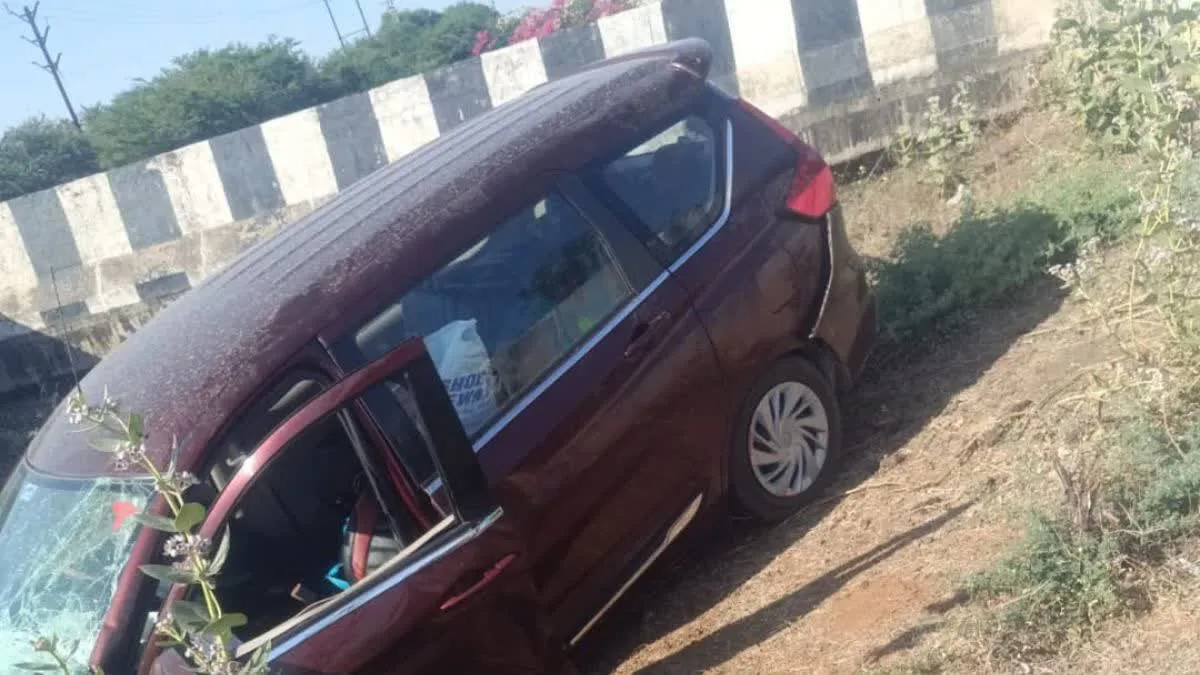 डॉक्टर दंपतियों का एक्सीडेंट, अयोध्या से जा रहे थे महाकाल, दो की मौत 4 घायल