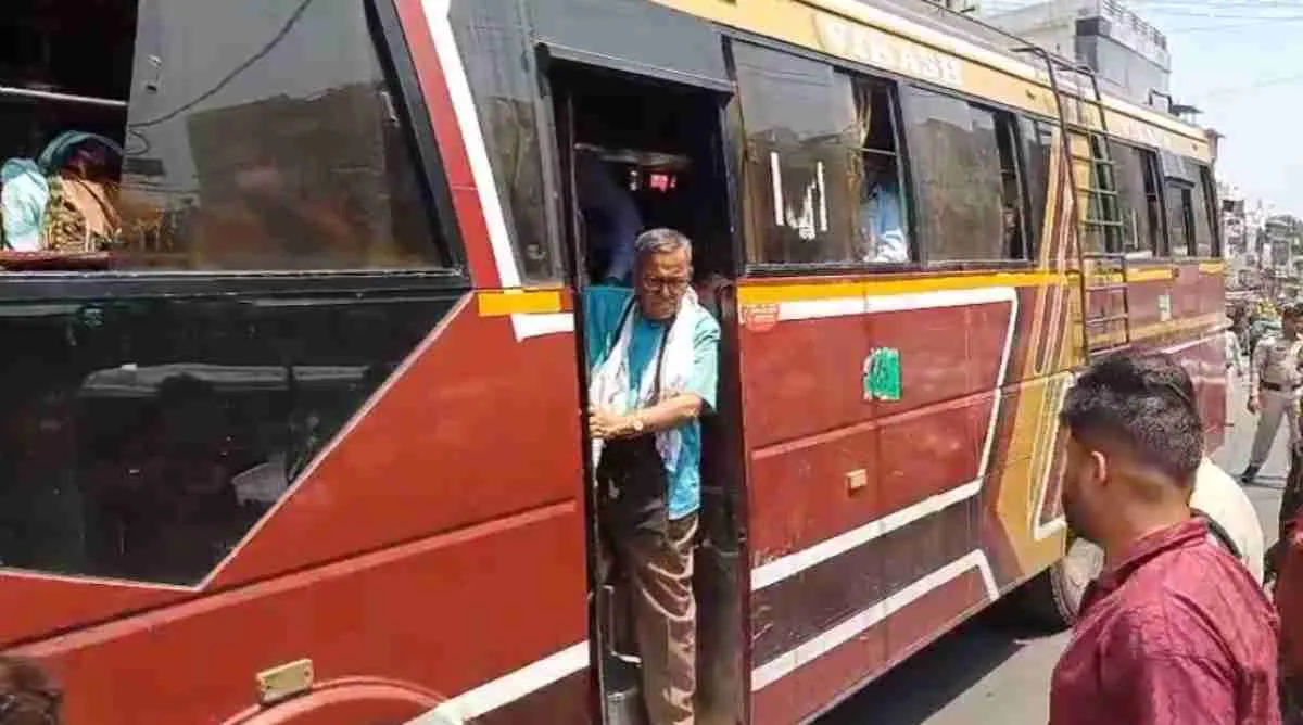 100 आदिवासियों का कराया जा रहा था धर्म परिवर्तन! बसों में भरकर लाया गया था चर्च, VHP ने खोला मोर्चा
