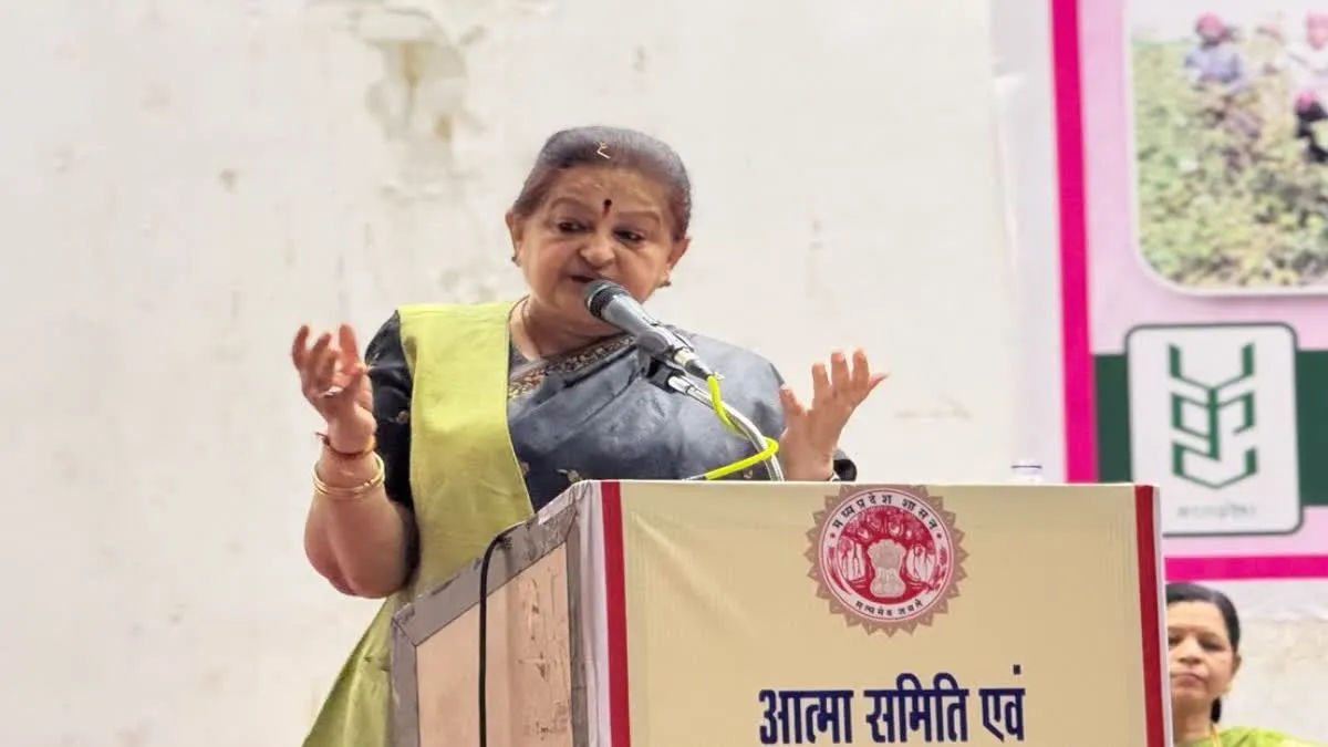 'औरंगजेब एक क्रूर मुगल शासक था', अबू आजमी को अर्चना चिटनिस की दो टूक