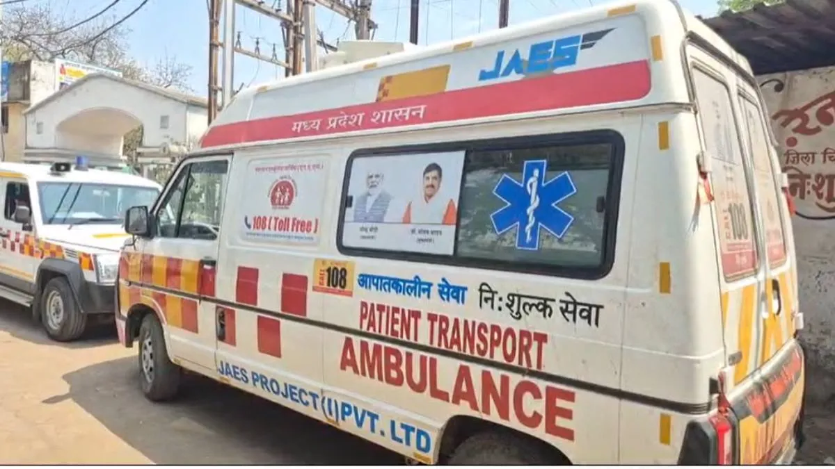 मरीजों को निजी अस्पताल में भेजने वाले 8 एंबुलेंस कर्मचारियों को विभाग ने नौकरी से निकाला