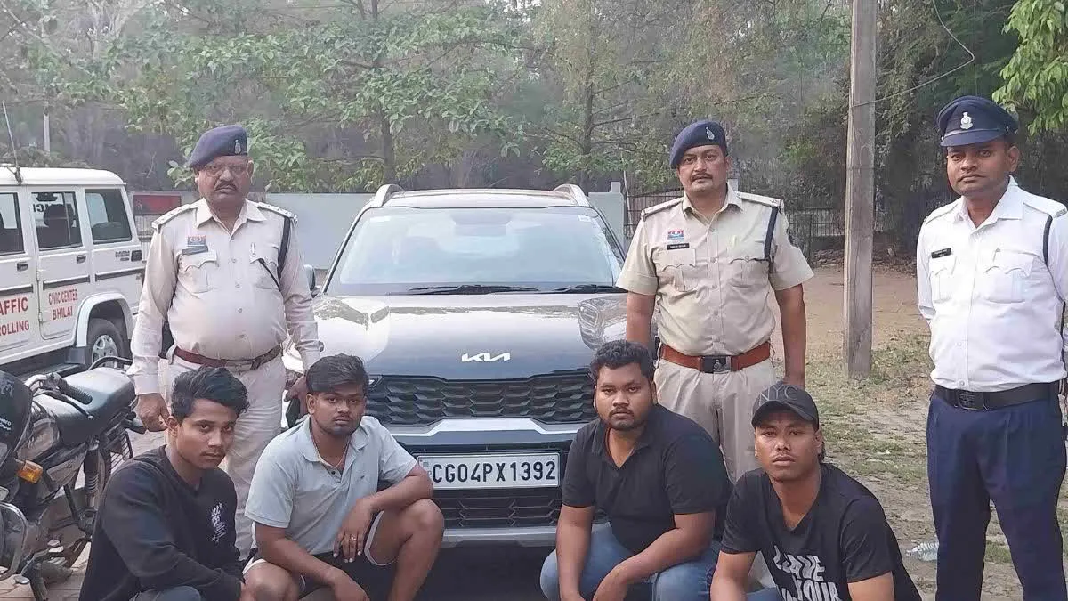 कार से स्टंट करना पड़ा भारी, भिलाई ट्रैफिक पुलिस ने काटा 10 हजार का चालान