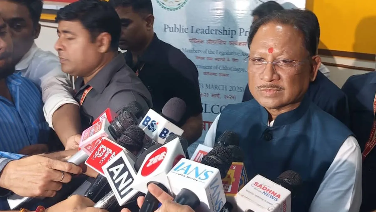 बिहार दिवस पर बवाल जारी, सीएम साय ने पीएम के नारे का दिया हवाला, पीसीसी चीफ बैज का सवाल- क्या बिहार में भी मनाएंगे छत्तीसगढ़ दिवस?