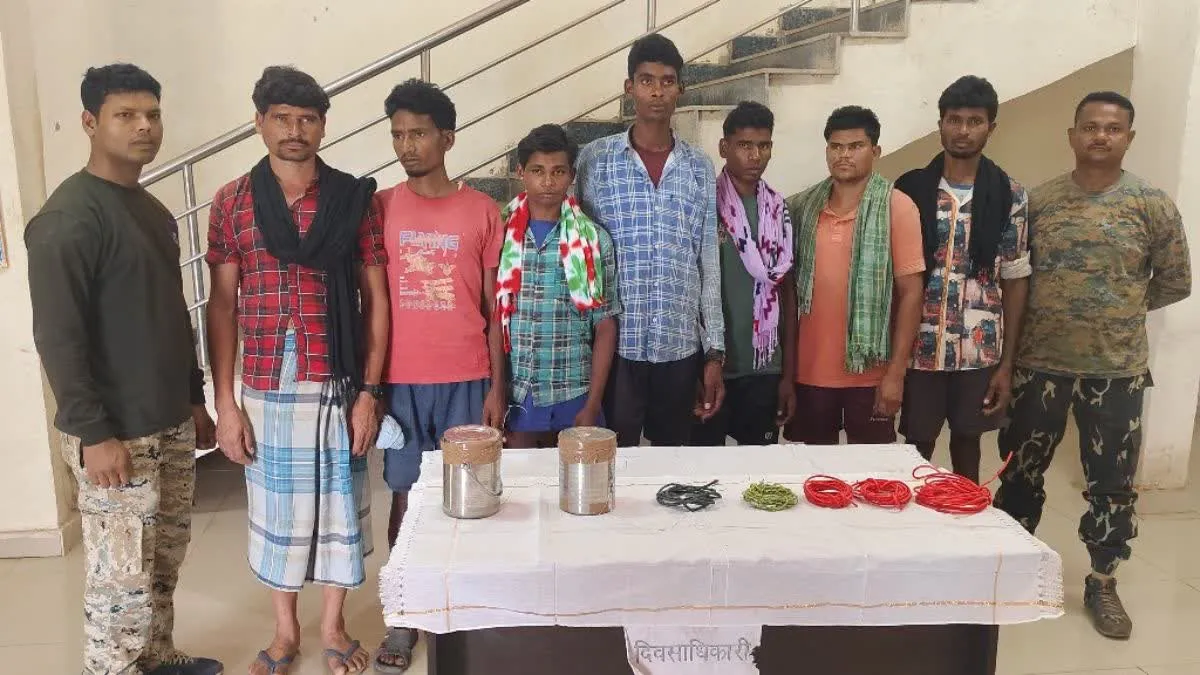 छत्तीसगढ़ में नक्सलवाद पर प्रहार, बीजापुर में 13 नक्सली गिरफ्तार, हत्या और डबल मर्डर में थे शामिल