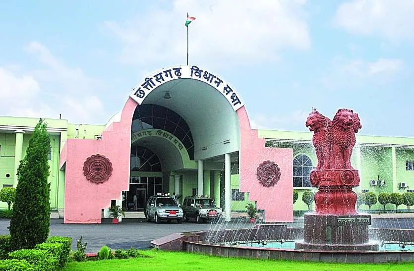 गौण खनिज से प्राप्त राशि में अनियमितता पर हुई जांच पर उठा सवाल, डिप्टी सीएम ने बताया- छह अधिकारियों का हुआ है निलंबन…