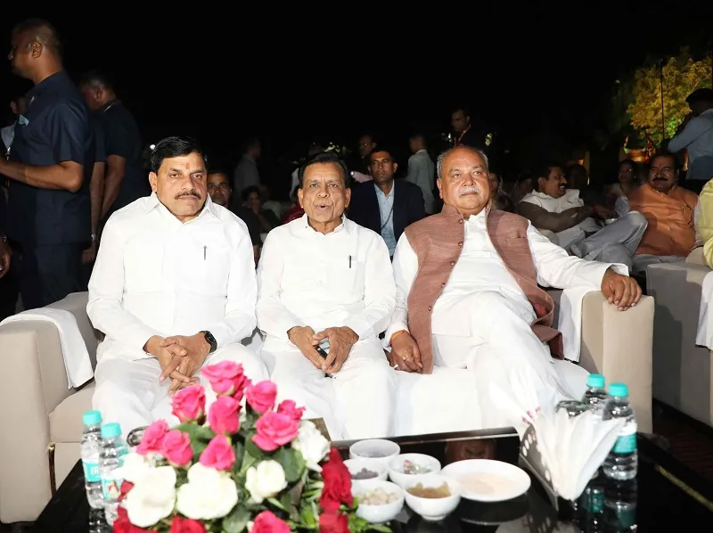 मुख्यमंत्री डॉ. मोहन यादव ने कैबिनेट मंत्रियों के साथ देखी छावा मूवी 