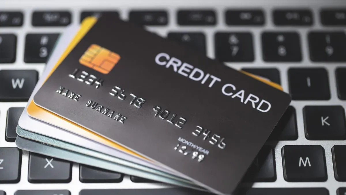 क्या Credit Card का सही तरीके से यूज करना जानते हैं आप? यह गलती की तो खराब हो जाएगा क्रेडिट स्कोर