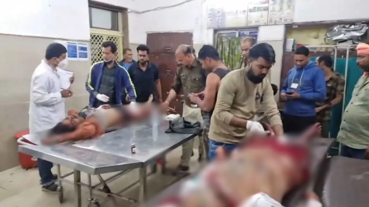 पड़ोसियों ने धारदार हथियार से किया हमला, एक परिवार के 4 लोग घायल