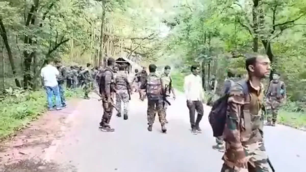 धमतरी के मांदागिरी जंगल में माओवादियों से मुठभेड़