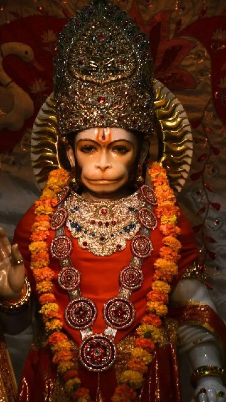 मंगलवार को करें लौंग नींबू के ये चमत्कारिक उपाय, हनुमानजी की रहेगी कृपा और होगी धन की वर्षा