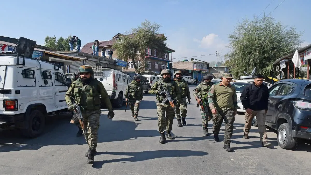 जम्मू-कश्मीर के बारामूला में पुलिस चौकी के पास ग्रेनेड हमला, सुरक्षा बलों ने चलाया सर्च ऑपरेशन