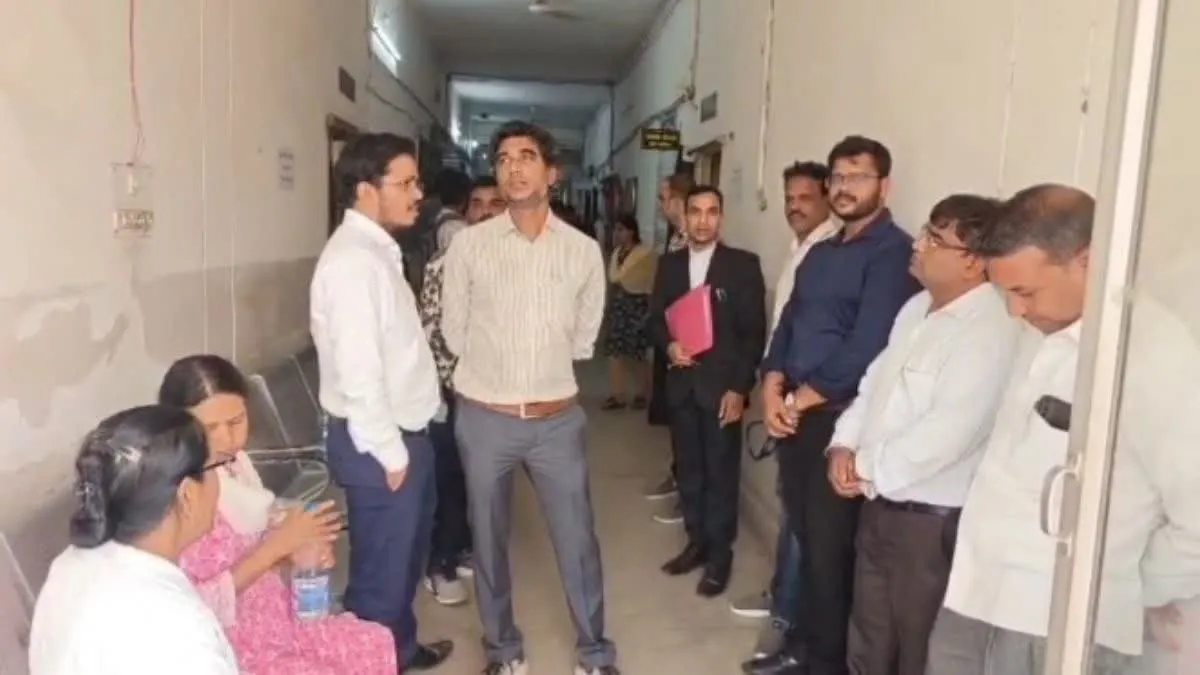 जिला हॉस्पिटल में OPD डॉक्टर नहीं करेंगे इलाज, सिविल सर्जन के खिलाफ चिकित्सकों का आंदोलन