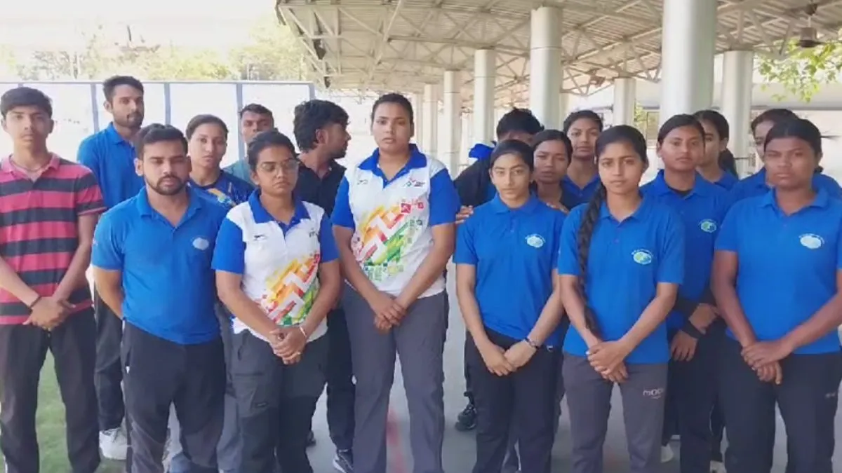 सामूहिक इस्तीफा देने पहुंचे तीरंदाजी के खिलाड़ी, अधिकारी पर लगाए प्रताड़ना के आरोप 