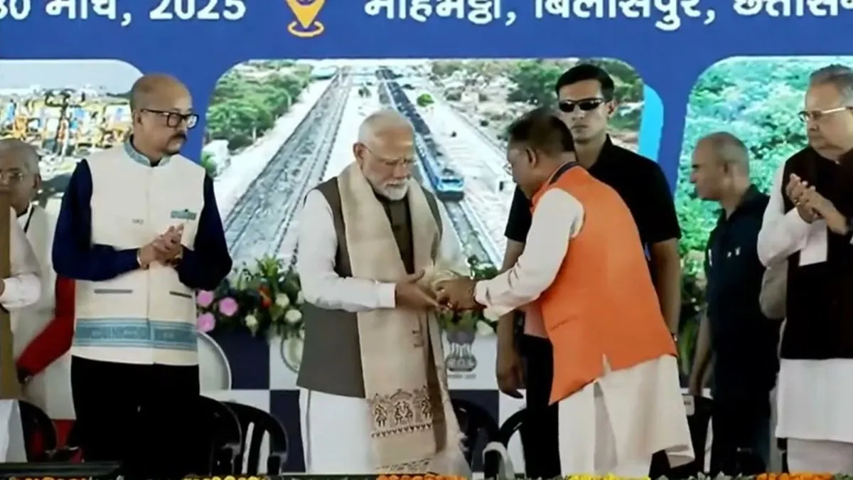 LIVE:  पीएम मोदी छत्तीसगढ़ में, दे रहे करोड़ों की सौगात…