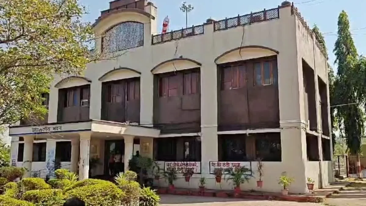 इंदौर में फिर से बम से उड़ाने की धमकी भरा मेल.... एलपीजी प्लांट को खाली कराया 