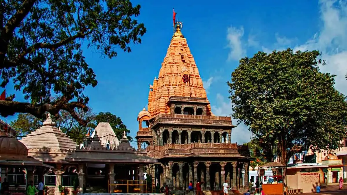 महाकाल मंदिर में अवैध दर्शन का मामला, कोर्ट पहुंची 2360 पन्नों की चार्जशीट