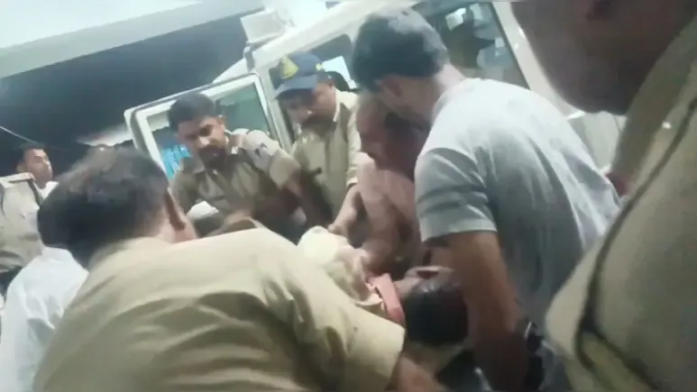 मऊगंज में ग्रामीणों ने पुलिस कर्मियों और तहसीलदार पर किया जानलेवा हमला, कई गंभीर घायल