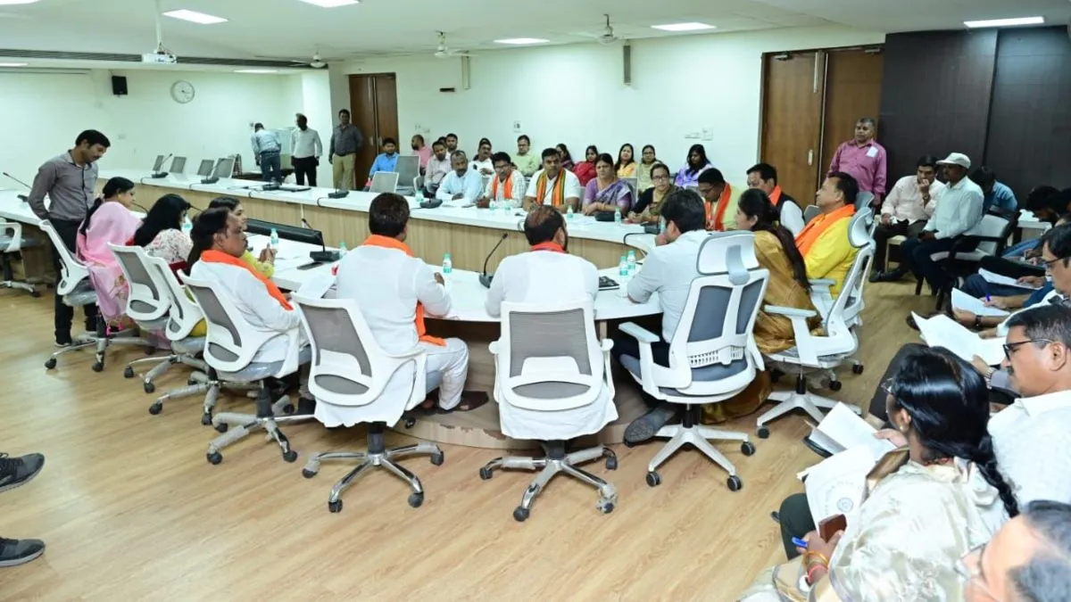 रायपुर नगर निगम की नवनियुक्त MIC की पहली बैठक, शहर के विकास के लिए सभी वार्डों में होगी अर्बन प्लानिंग कंसल्टेंट की नियुक्ति