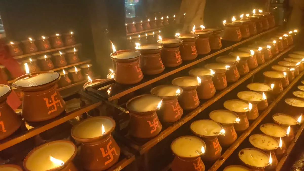 विंध्यवासिनी मंदिर में चैत्र नवरात्रि पर 1504 घी के मनोकामना ज्योत, नहीं जलाया जाता तेल का दीपक