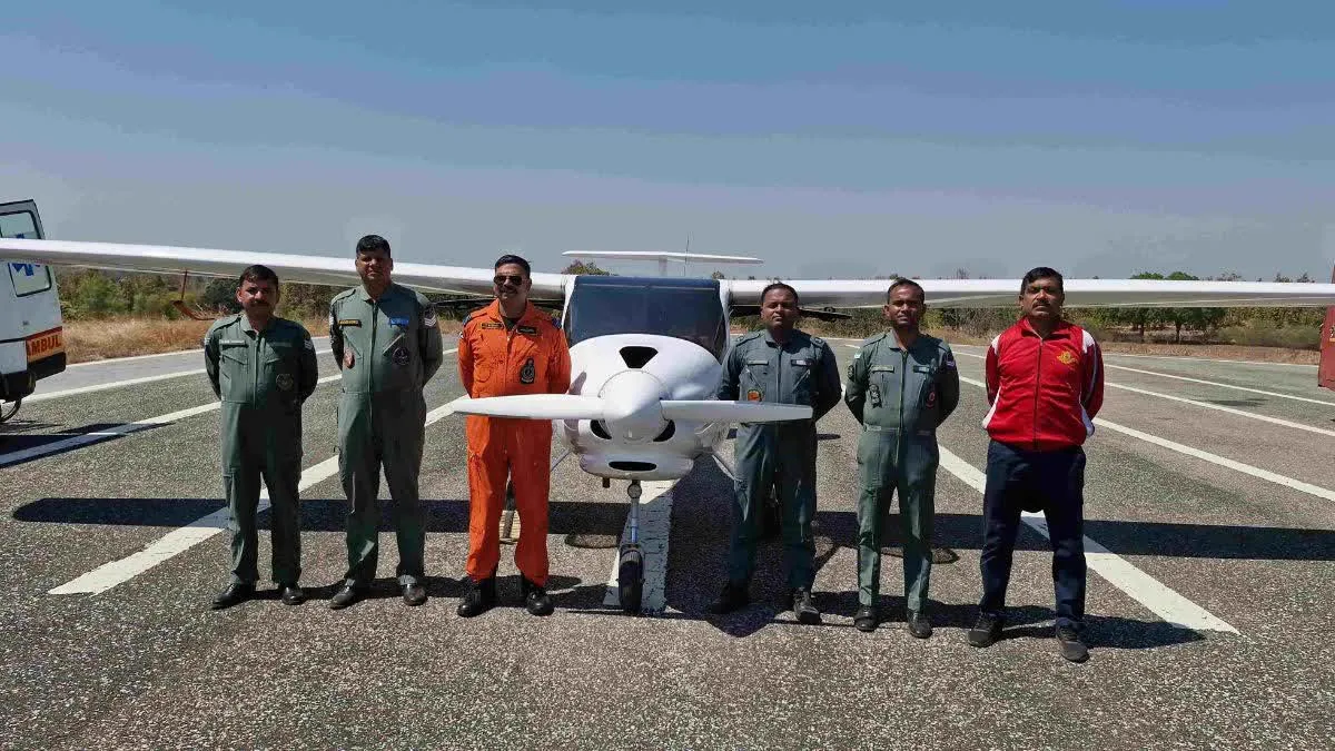 जशपुर में एनसीसी कैडेट्स के लिए फ्लाइंग ट्रेनिंग, 90 बच्चे आसमान में भर रहे उड़ान