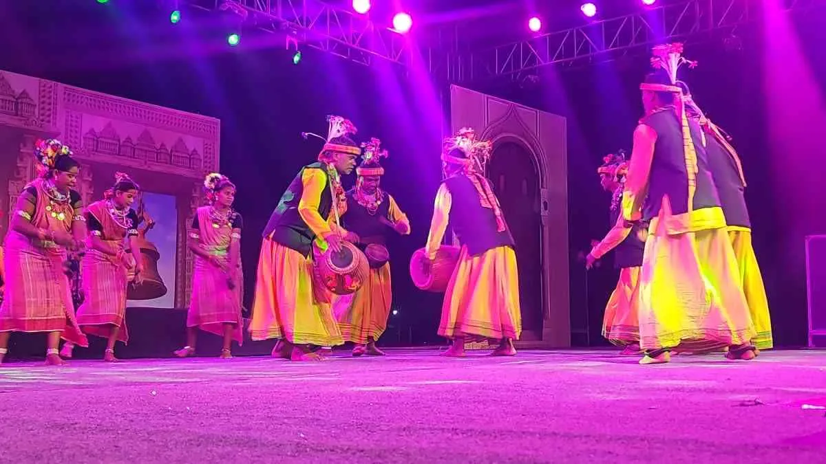 पचमढ़ी में आदिवासी संस्कृति संपदा समारोह, कई राज्यों के कलाकार हुए शामिल