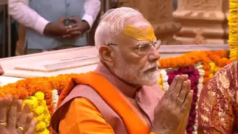 प्रधानमंत्री नरेंद्र मोदी ने सोमनाथ मंदिर में पूजा-अर्चना की, देखें तस्वीरें