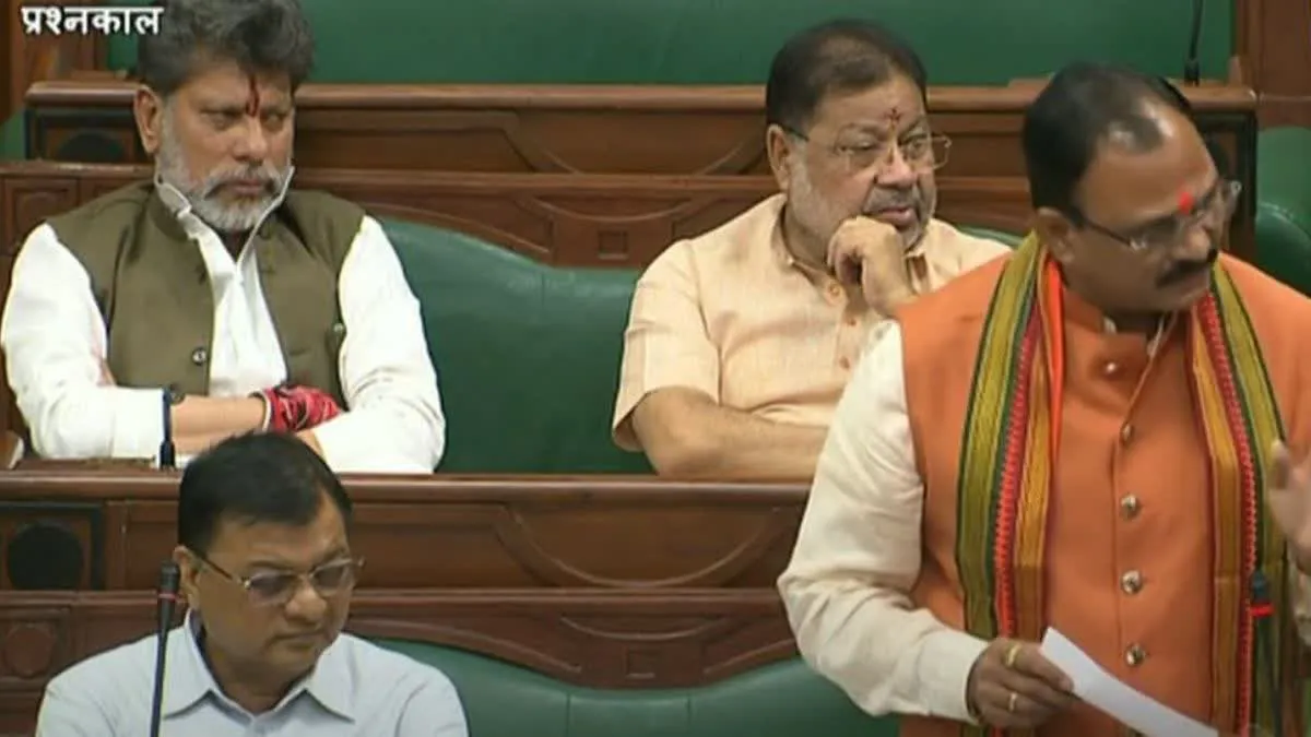 छत्तीसगढ़ विधानसभा में गूंजा रीएजेंट खरीदी घोटाला, विधायक अजय चंद्राकर ने पूछे सवाल, मंत्री बोले 15 अफसरों के खिलाफ चल रही जांच