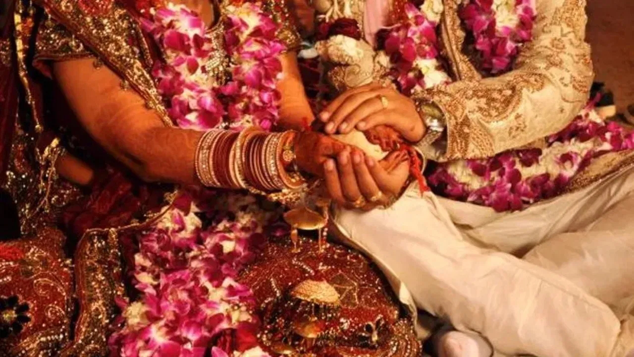 शादी में हो रही है देरी? अगर दिख जाएं ये सपने, तो समझ लें जल्द बजेगी शहनाई!