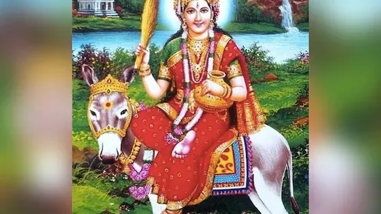 शीतला अष्टमी के दिन लोग क्यों खाते हैं बासी भोजन? जानें इसका धार्मिक महत्व और लाभ