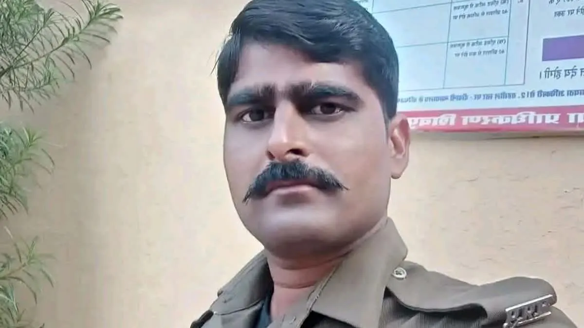 शादी में जा रहे पुलिस कॉन्स्टेबल को तेज रफ्तार ट्रक ने कुचला, मौके पर दर्दनाक मौत