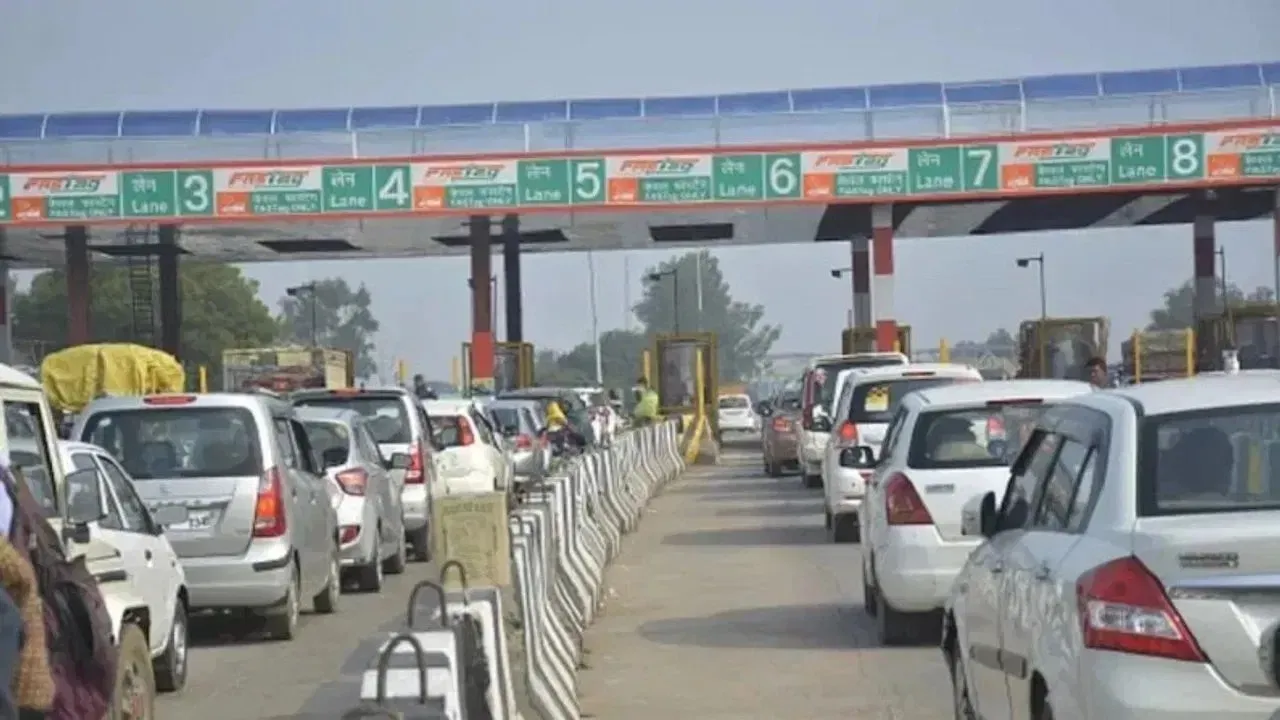 टोल वसूली में बनाया रिकॉर्ड, टॉप 10 टोल प्लाजा ने 5 साल में वसूले 14,000 करोड़