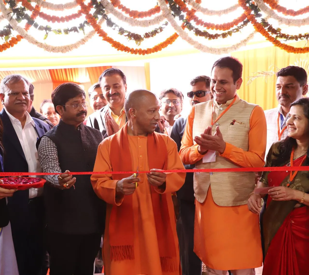 CM योगी ने नोएडा में किया 1.5 गीगावाट सोलर मॉड्यूल फैक्ट्री का उद्घाटन