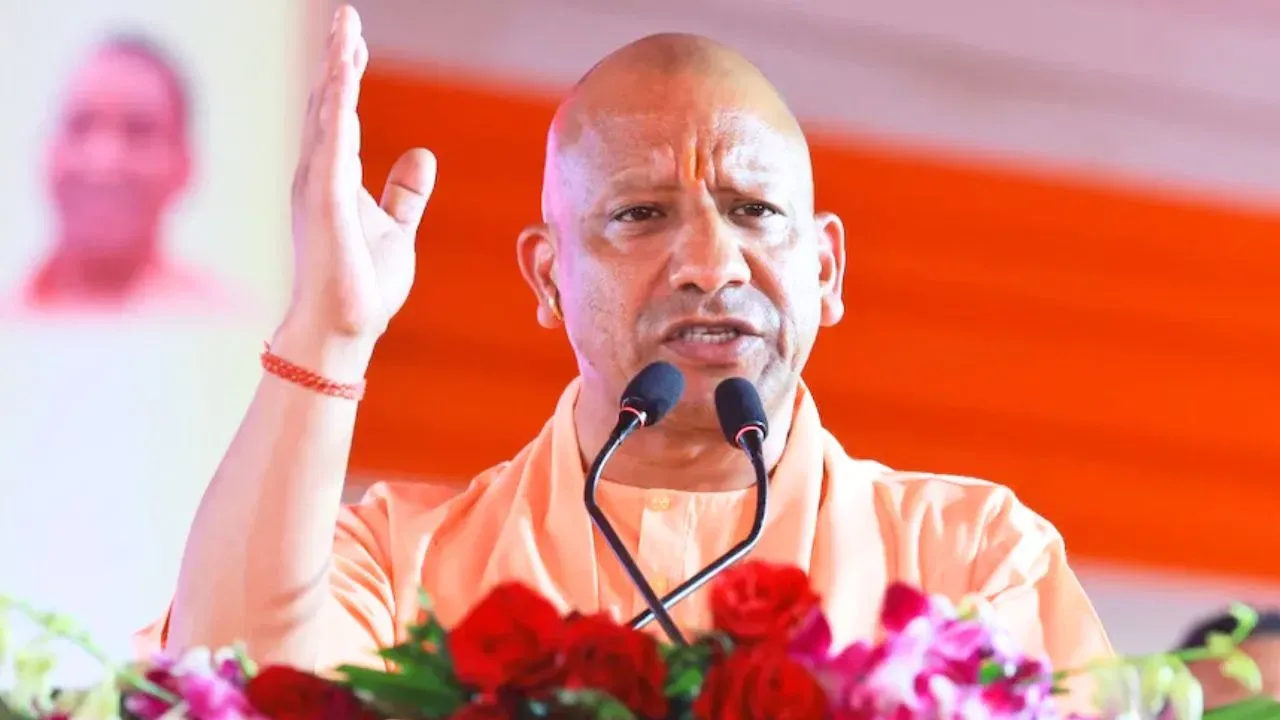  अर्थव्यवस्था का ग्रोथ इंजन बना यूपी… CM योगी ने 8 साल का रिपोर्ट कार्ड पेश किया 