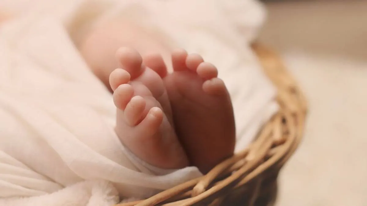 नाबालिग ने दिया बच्चे को जन्म: पेट में दर्द उठने पर जिला अस्पताल लेकर पहुंचे थे परिजन, नौ महीने तक नहीं चला पता
