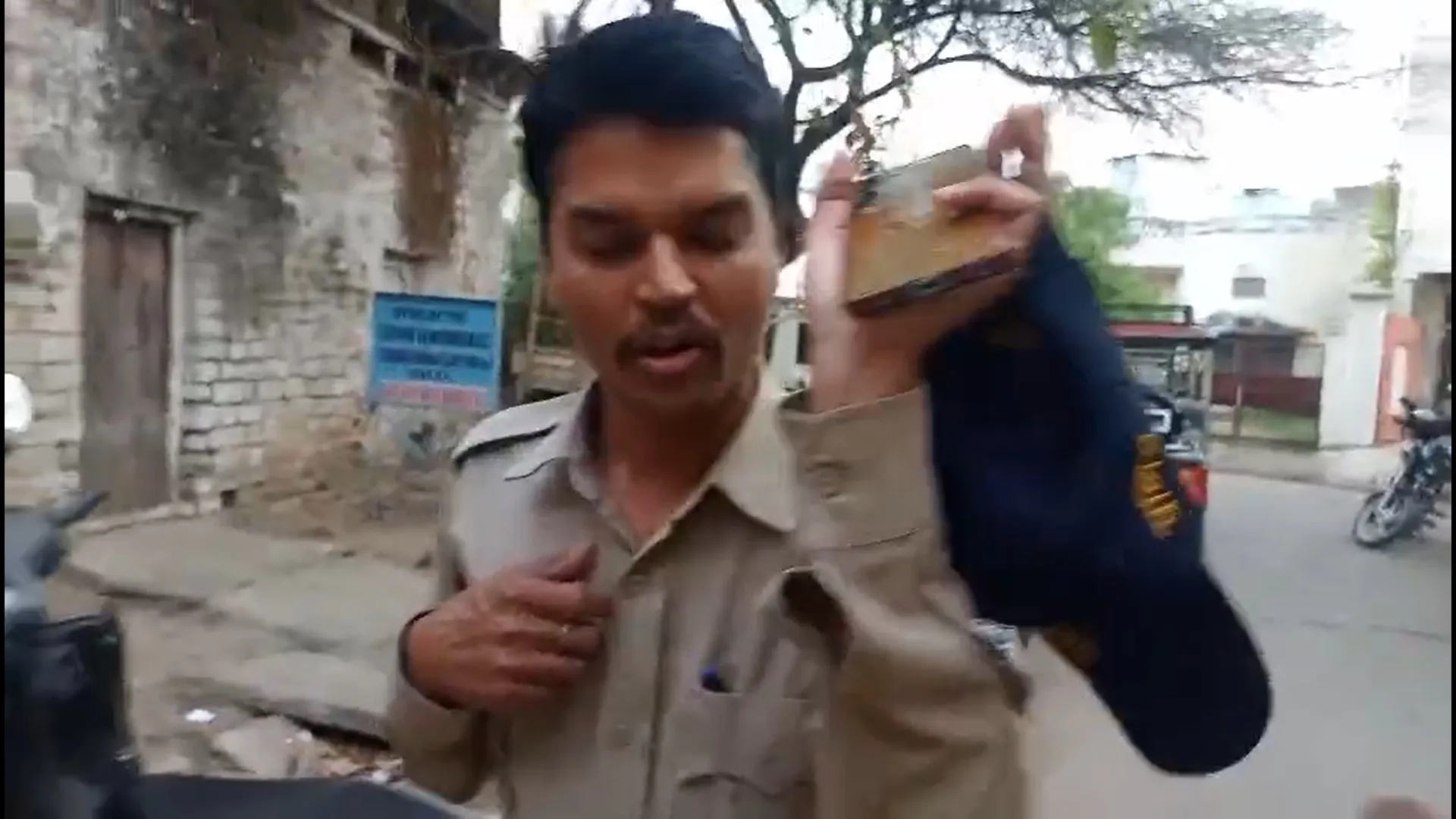 रीवा में ट्रैफिक आरक्षक का वीडियो वायरल, अवैध वसूली के आरोप में एसपी ने किया निलंबित