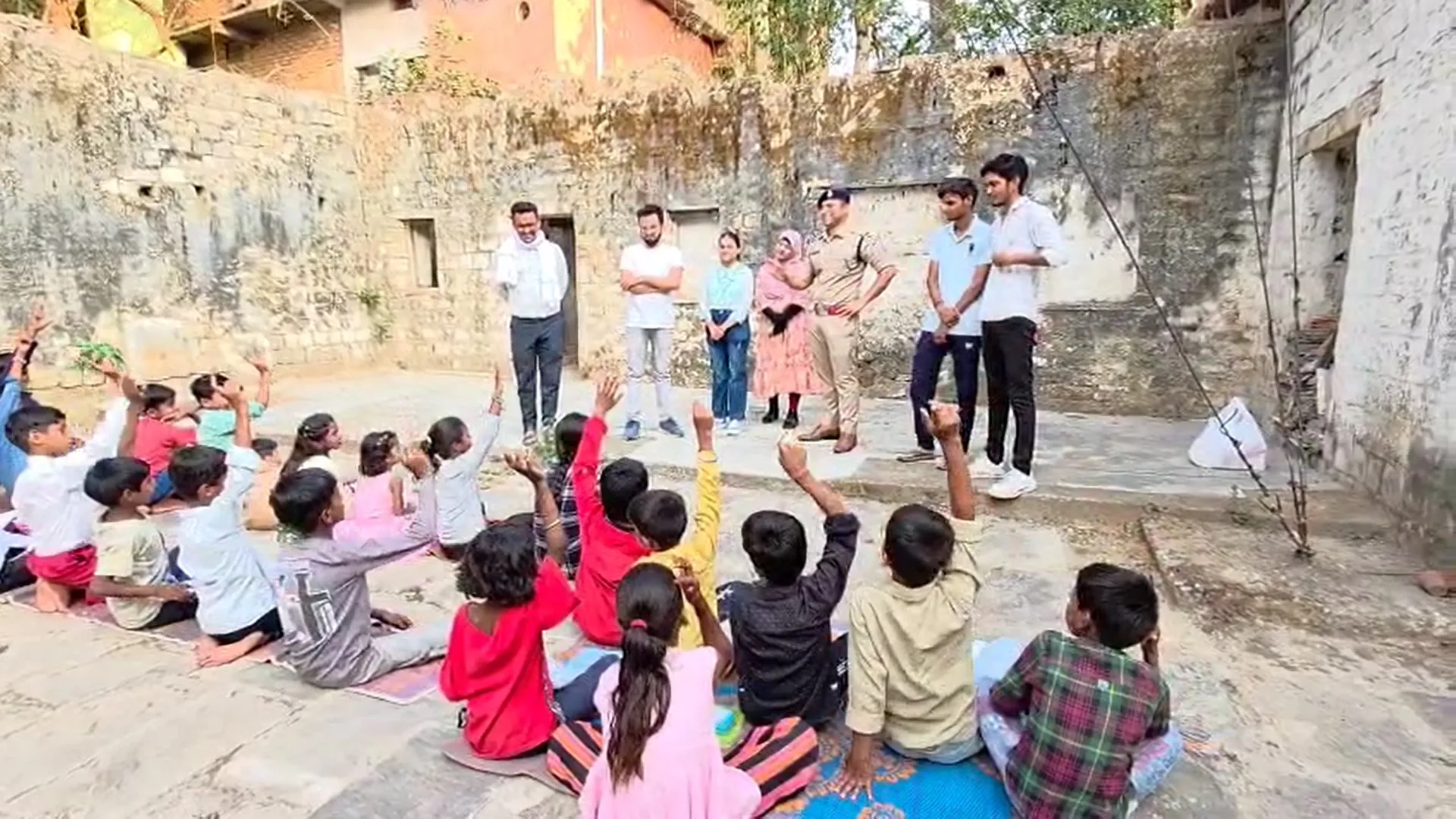 रीवा में अमहिया थाना बना बच्चों की पाठशाला, पुलिस ने सिखाए आत्मरक्षा और करियर के पाठ