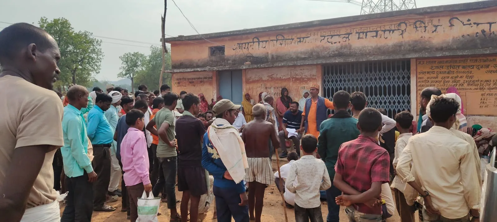 सिंगरौली: तहसीलदार की पहल से साजापानी में खुली राशन दुकान, ग्रामीणों का विरोध समाप्त