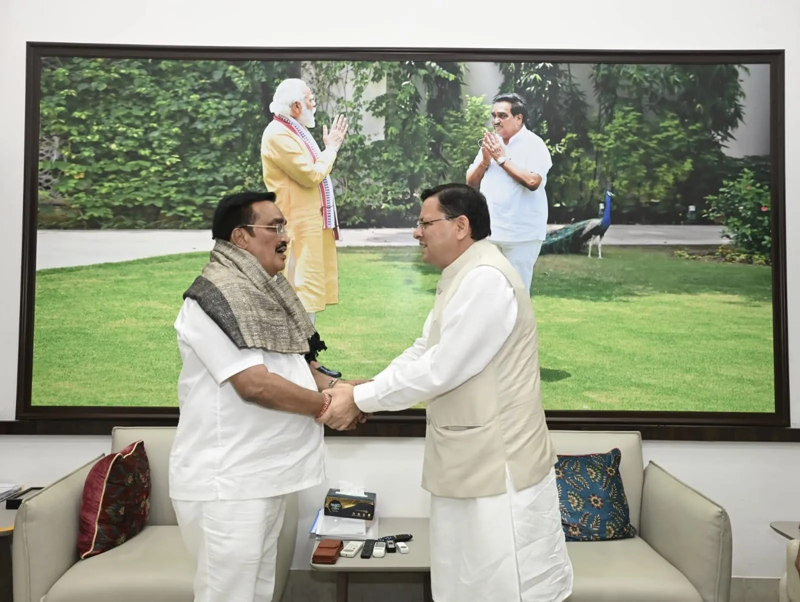 नई दिल्ली में केंद्रीय जल शक्ति मंत्री से मिले सीएम धामी, उत्तराखंड की 5 जल विद्युत परियोजनाओं के क्रियान्वयन का किया आग्रह