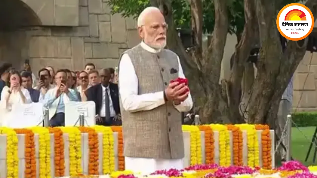 पीएम मोदी ने गांधी और शास्त्री को जन्मदिन पर दी श्रद्धांजलि, स्वदेशी अपनाने का किया आह्वान