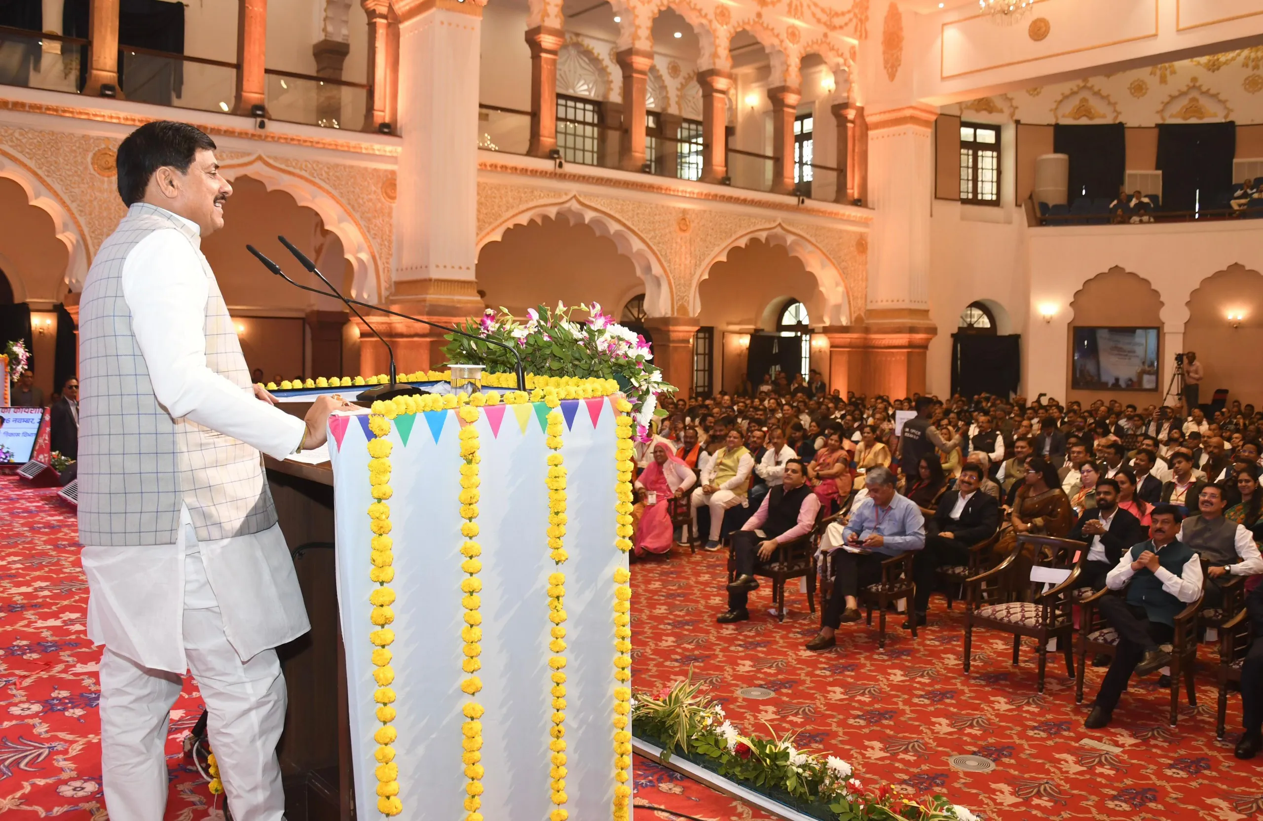 सीएम ने पंचायत वर्कशॉप में कहा— चांद के प्रभाव से मनुष्यों में भावनात्मक उतार-चढ़ाव बढ़ते हैं; शासन-प्रशासन को मजबूत बनाने पर जोर