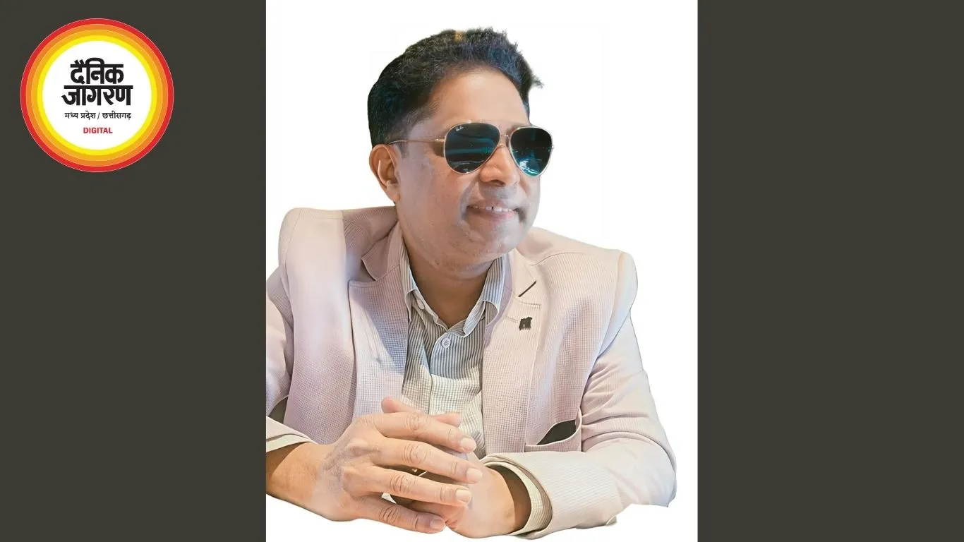 गरीबी की जंजीरों को तोड़कर सफलता के आकाश पर चमकता सितारा मुकेश कुमार मासूम, लाखों लोगों के लिए बने प्रेरणा और आदर्श