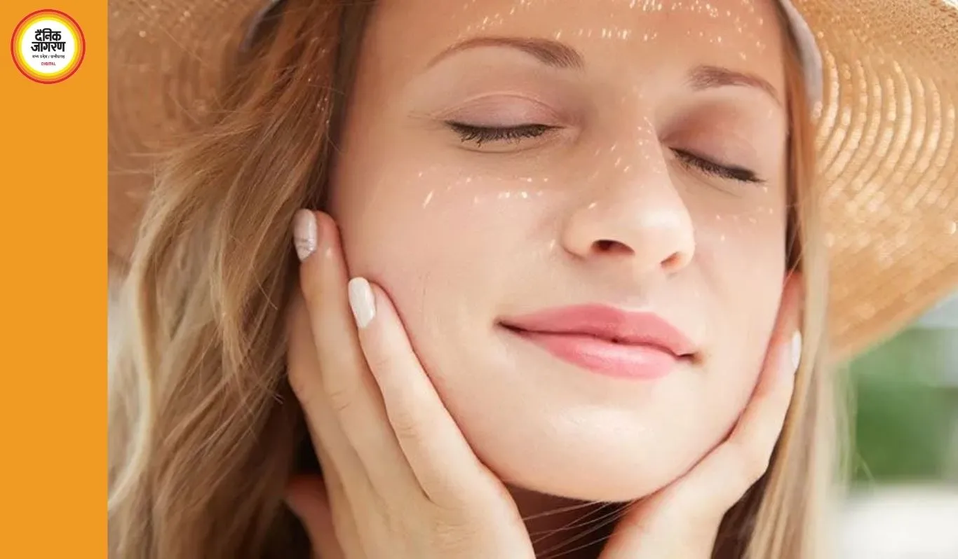  गर्मियों में स्किन को फ्रेश रखने के लिए घर पर बनाएं टोनर