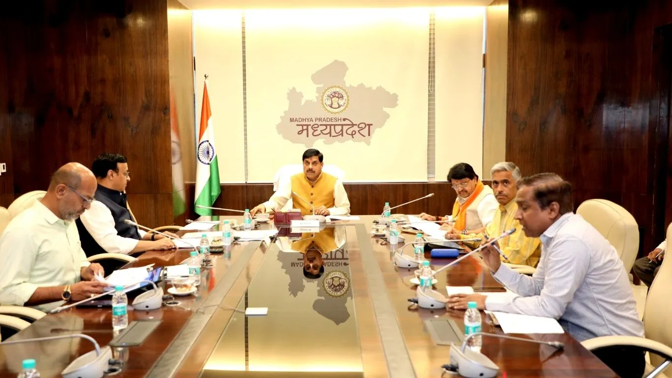 मेट्रो यात्रियों की संख्या बढ़ाने पर जोर, पर्यटन विभाग से सहयोग लेने के निर्देश