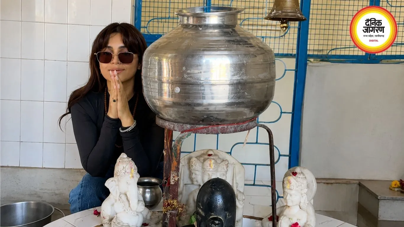 शिव मंदिर में सनग्लासेज पहनकर पूजा करने पर ट्रोल हुईं भूमि पेडनेकर, सोशल मीडिया पर उठे सवाल
