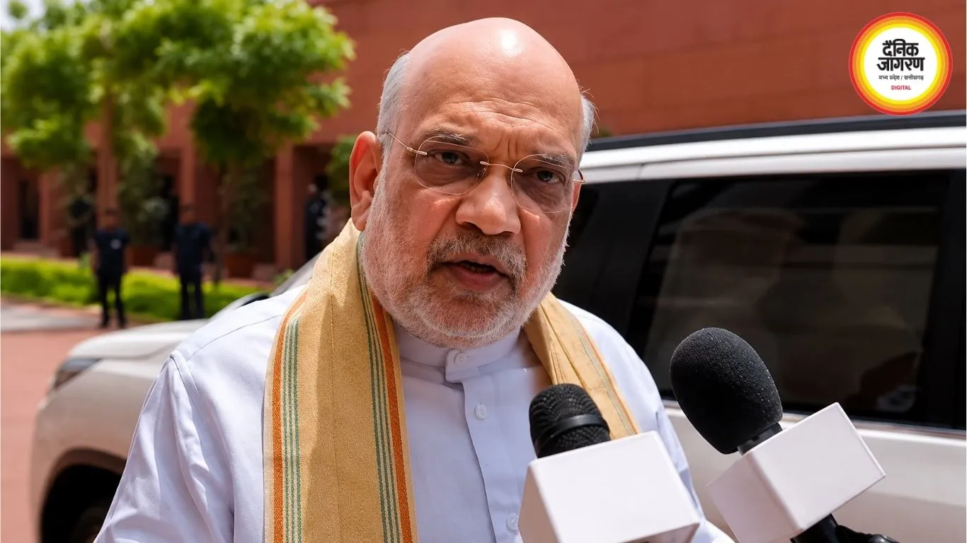 संसद में गतिरोध पर शाह का विपक्ष को जवाब, राहुल ने उठाए छात्रों पर कार्रवाई के सवाल